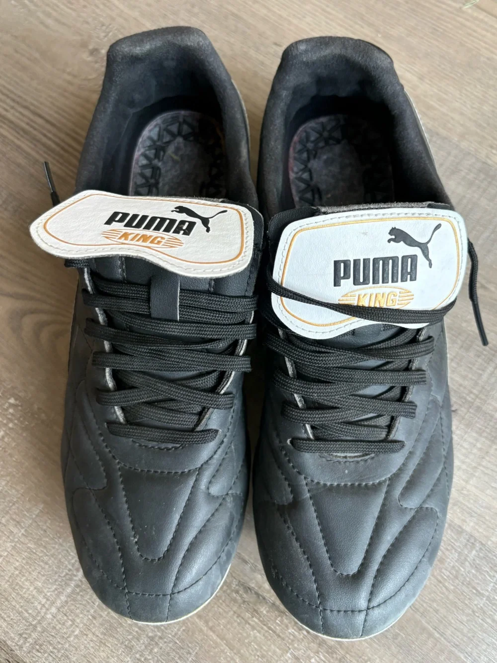 Puma King Men’s Black and White Soccer Cleats